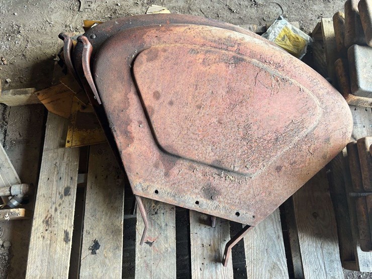 nos-john-deere-parts-and-massey-harris-fenders-image-4