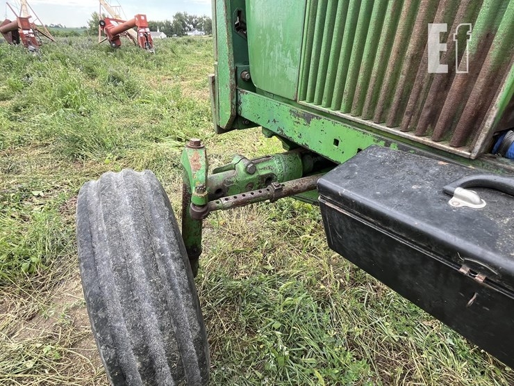 john-deere-3020-image-14