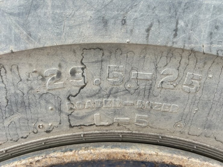 kobelco-lk1150-ii-wheel-loader-image-30