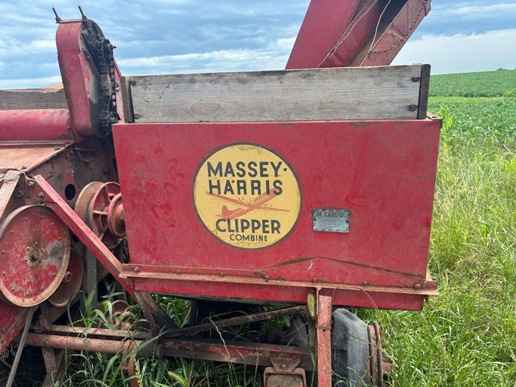 massey-harris-clipper-combine-image-9