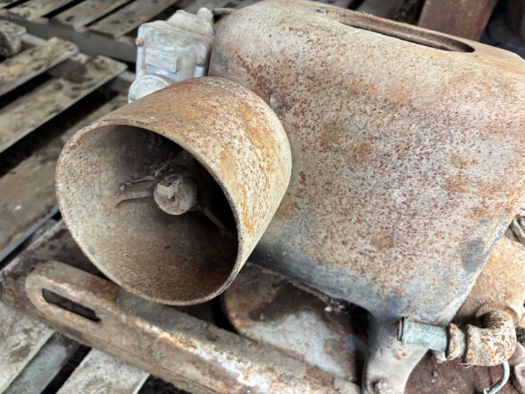 1-1/2---2-1/2-hp-international-harvester-la-engine-image-4