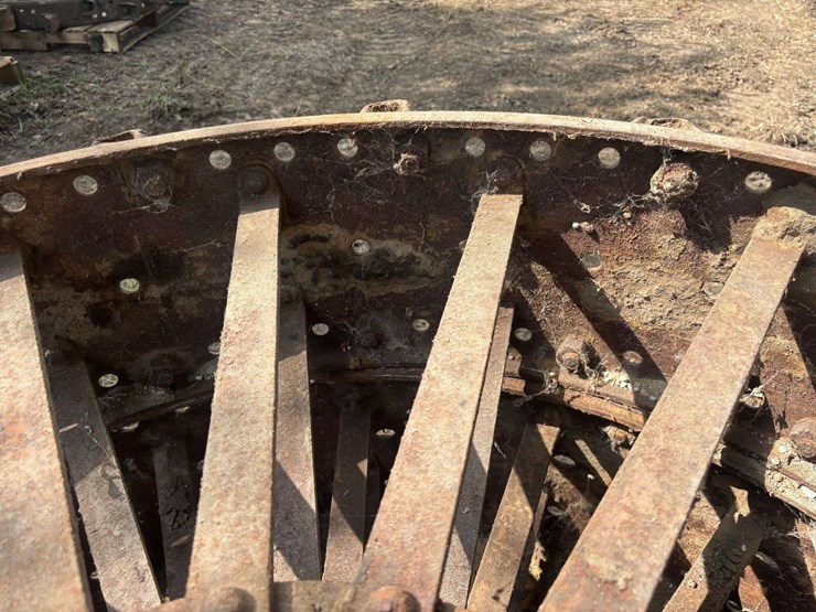 50"-steel-wheels-with-slats-image-9