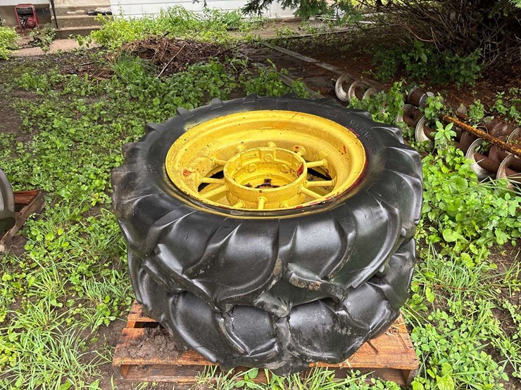 (2)-11-24-allstate-tires-and-allis-chalmers-f&h-wc-wheels-image-1