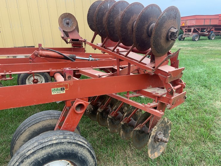 22’-ih-480-wing-fold-disc-image-13