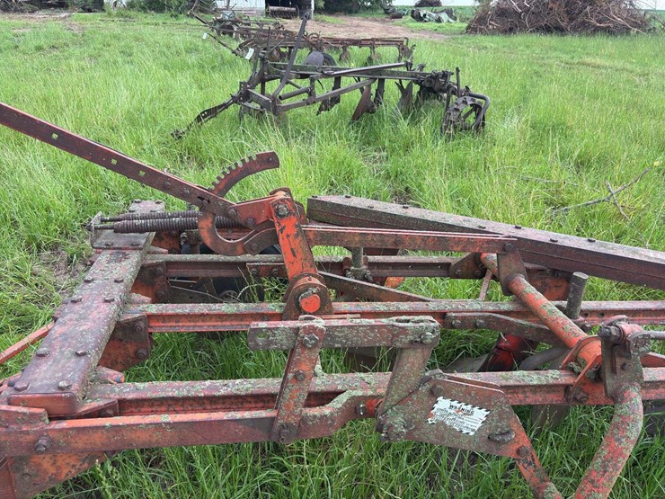 ji-case-5-bottom-14"-pull-type-plow-image-19