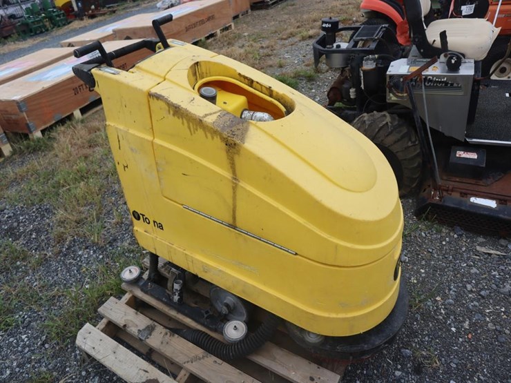 floor-scrubber-image-2