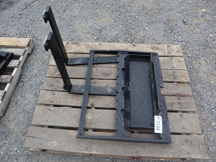 future-mini-skid-steer-forks-image-2