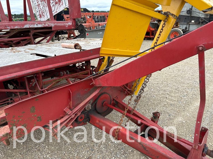 1899-new-holland-1033-image-3