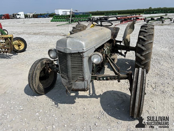 massey-ferguson-35-image-14