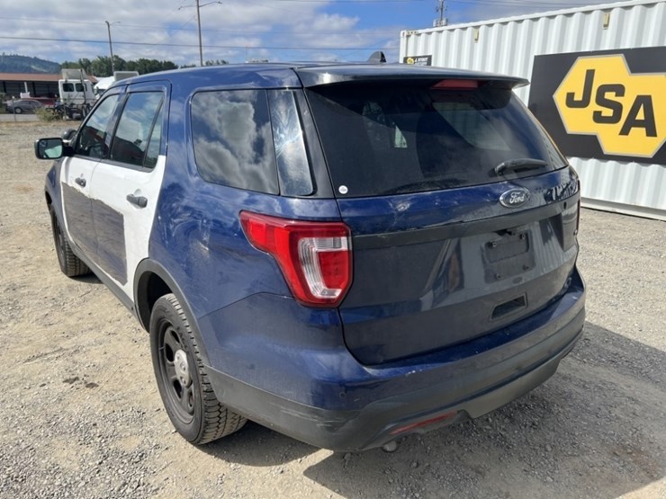 2016-ford-explorer-image-6