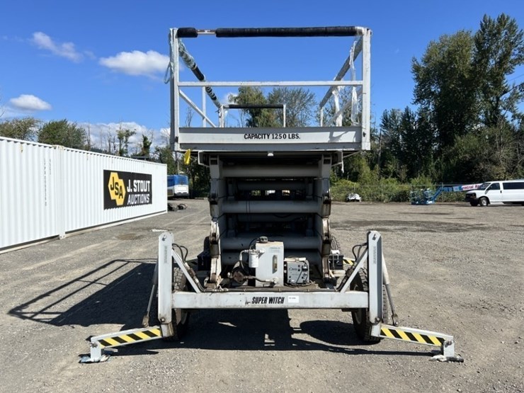 simon-super-witch-4612e-scissor-lift-image-8
