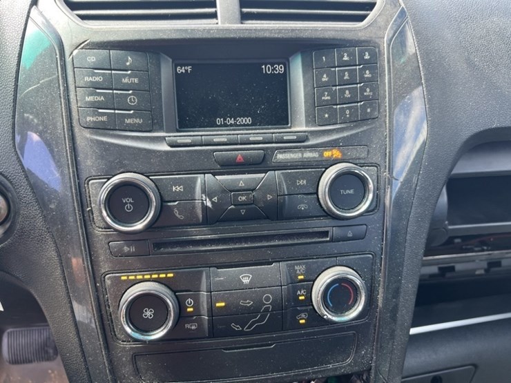 2016-ford-explorer-image-34