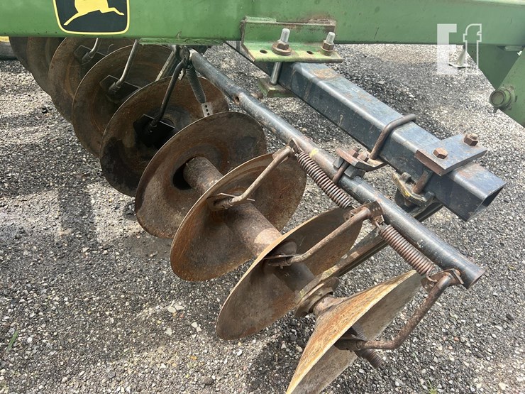 john-deere-230-image-8