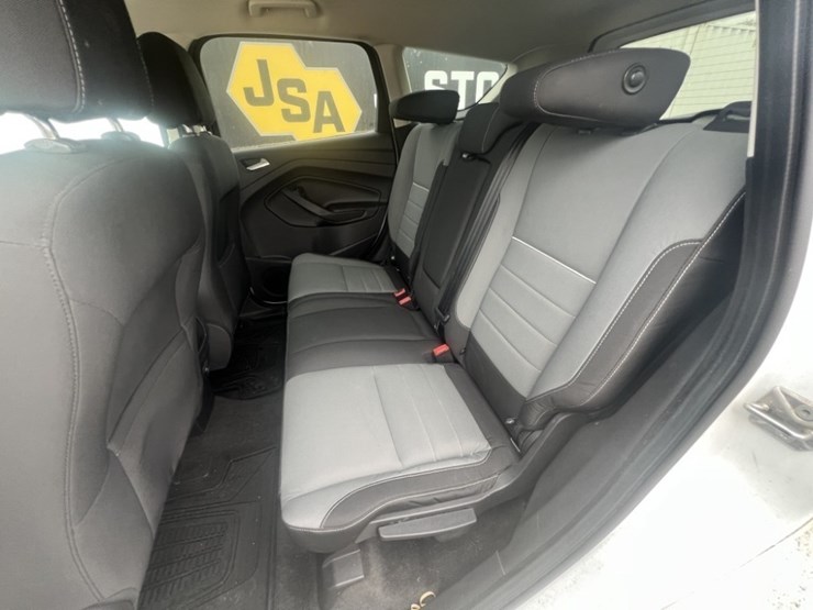 2013-ford-escape-image-30