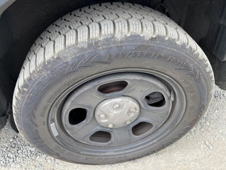 2015-ford-explorer-image-19