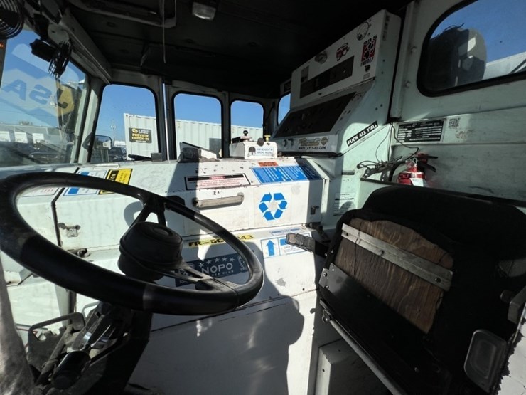 2005-caterpillar-c7-image-23
