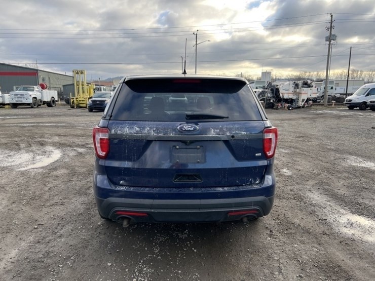 2017-ford-explorer-image-5