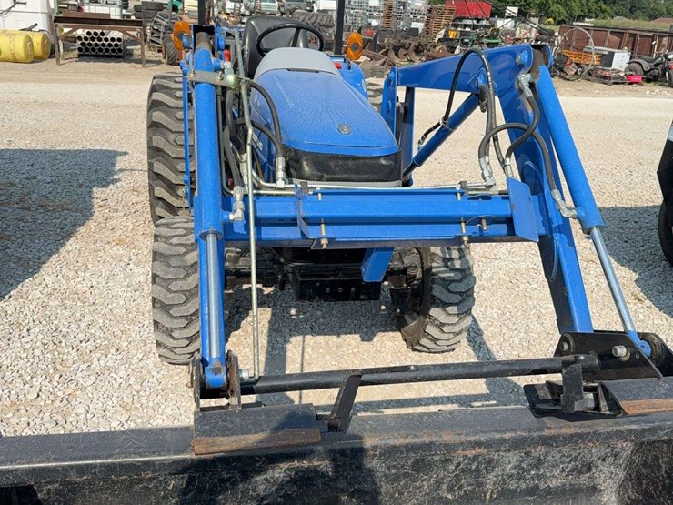 2014-new-holland-workmaster-40-image-11