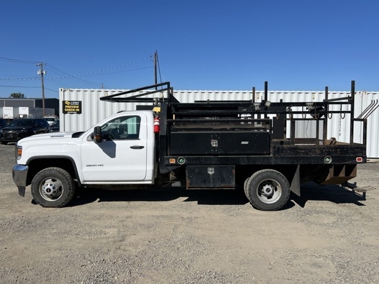 2017-gmc-sierra-3500-image-7