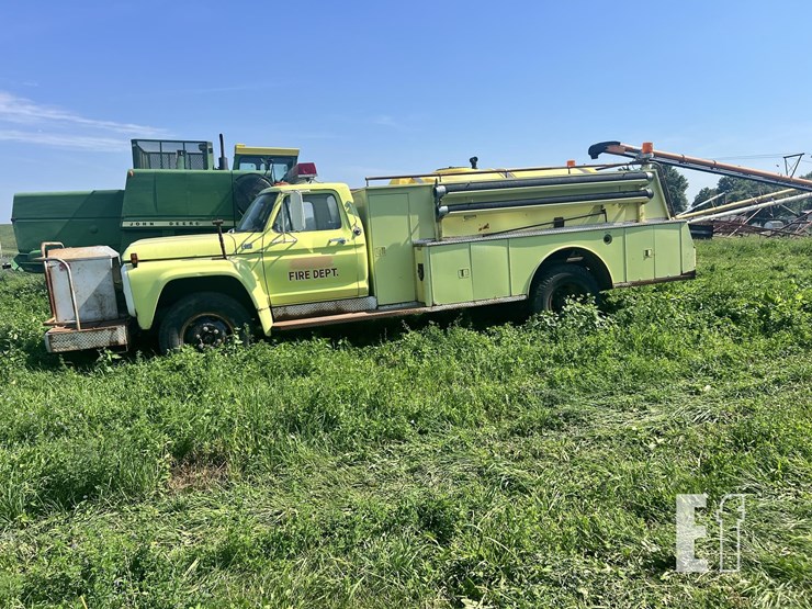 1975-ford-f750-image-1