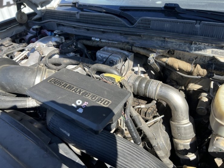 2017-gmc-sierra-3500-image-12