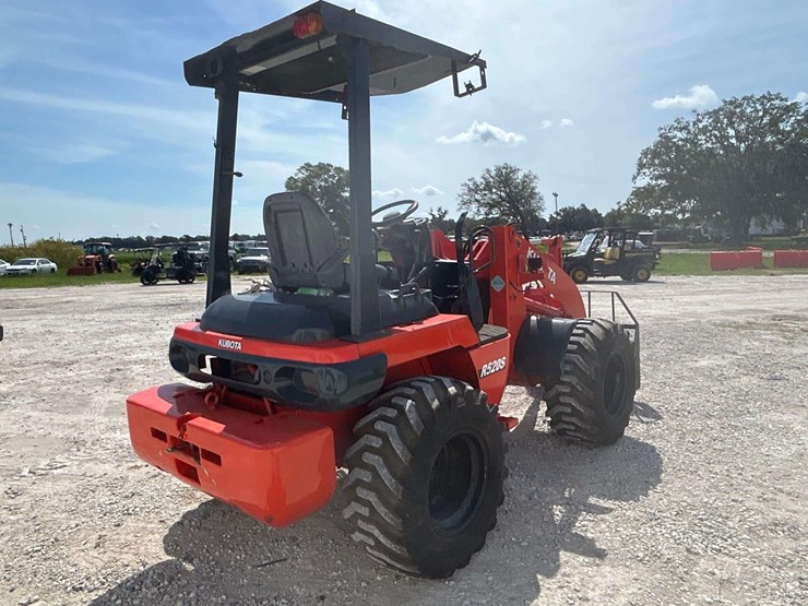 2011-kubota-r520s-image-3
