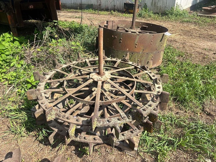 (2)-oliver-skeleton-wheels-image-1