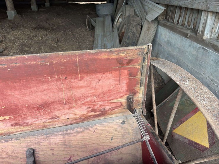 moline-8’-grain-drill-image-37