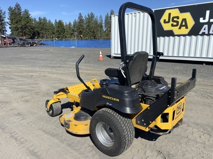 hustler-fastrak-zero-turn-mower-image-3