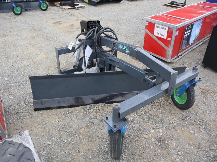 future-ftgr87-skid-steer-grader-image-1