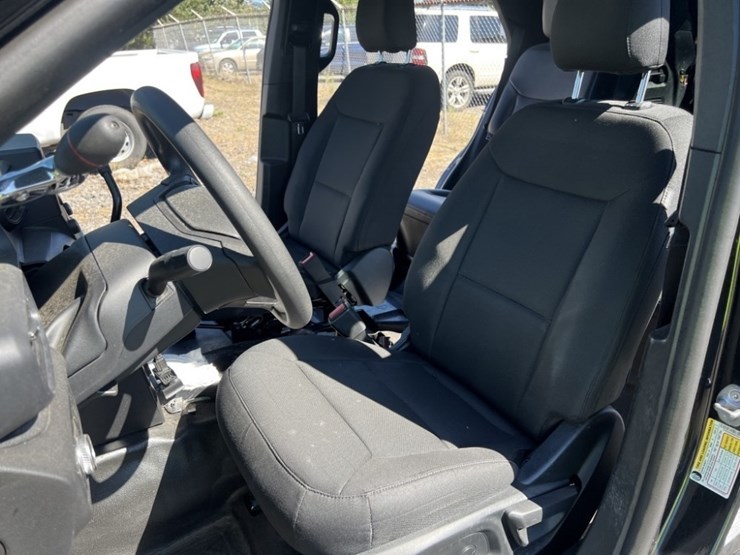 2023-ford-explorer-image-17
