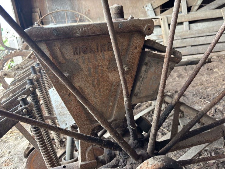 moline-8’-grain-drill-image-24