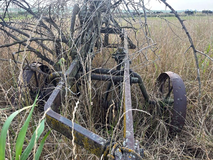 1-bottom-14”-plow-image-13