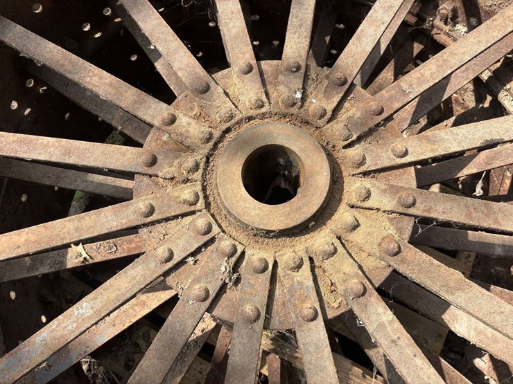 50"-steel-wheels-with-slats-image-8