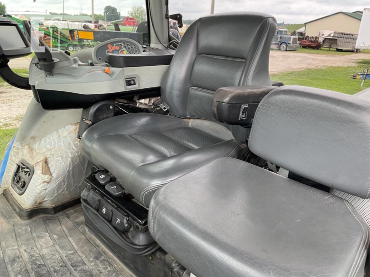 2013-new-holland-t8.330-image-30