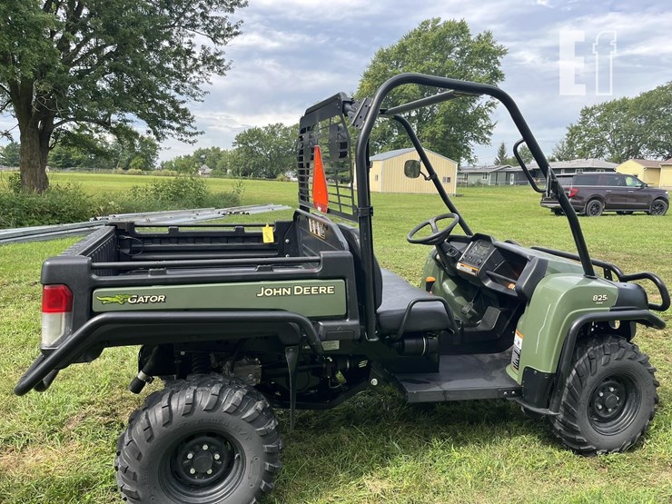 2011-john-deere-gator-xuv-825i-image-1