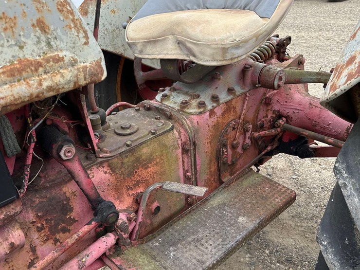 2038-ford-9n-image-5