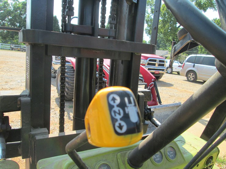 #11-•-#26830-•-clark-8000lb-cushion-tire-forklift-y685-0316-5960fa-image-15