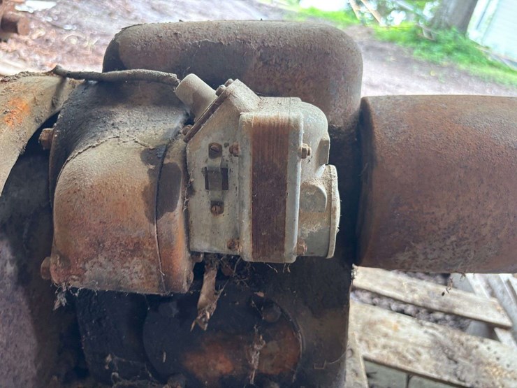 1-1/2---2-1/2-hp-international-harvester-la-engine-image-5