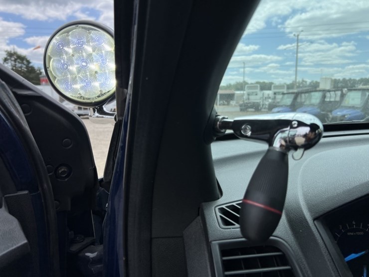 2017-ford-explorer-image-27