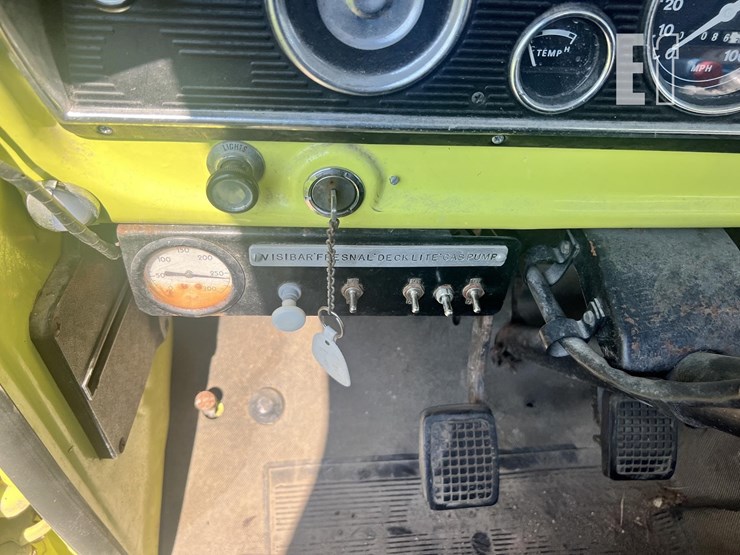 1975-ford-f750-image-11