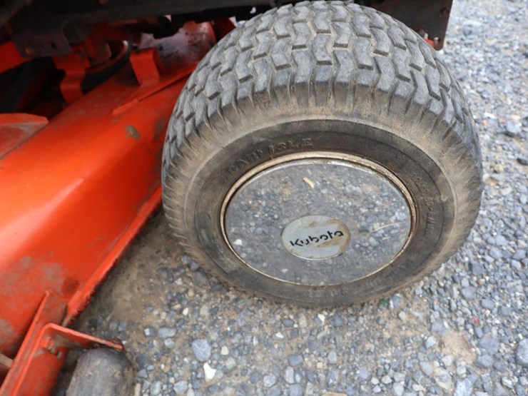 kubota-lawn-tractor-image-11