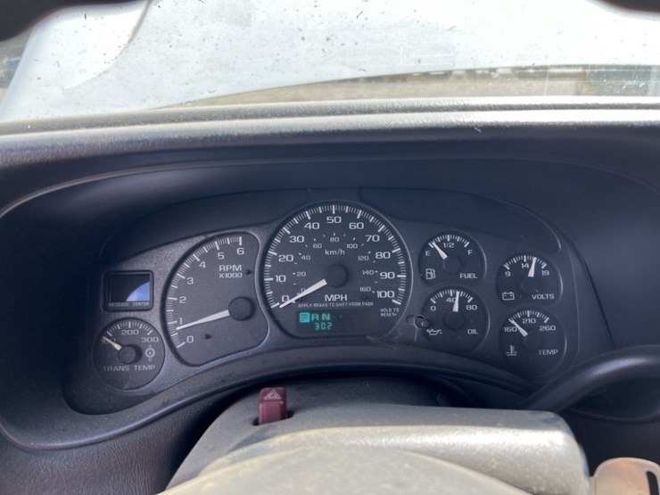 2002-chevrolet-silverado-image-33