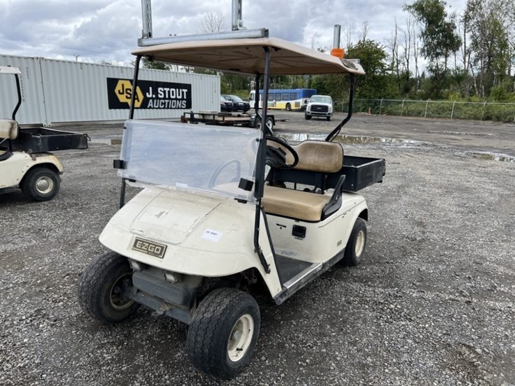 ez-go-textron-golf-cart-image-1