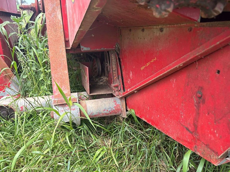 massey-harris-clipper-combine-image-25