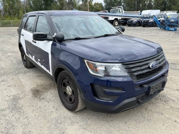 2017-ford-explorer-image-2
