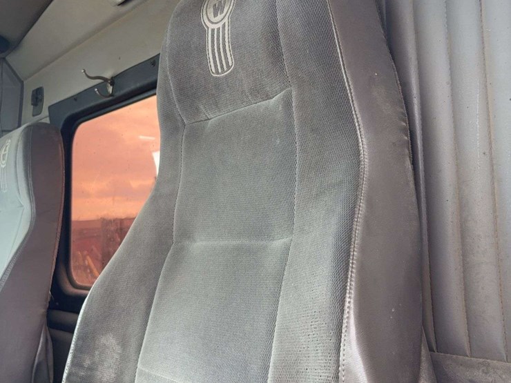 2003-kenworth-t800-image-24