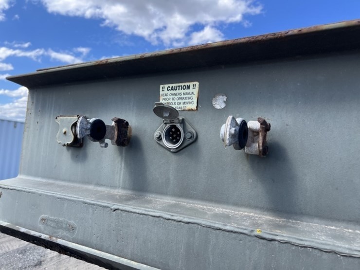 2001-kalyn-29'-tri-axle-goose-neck-trailer-image-9