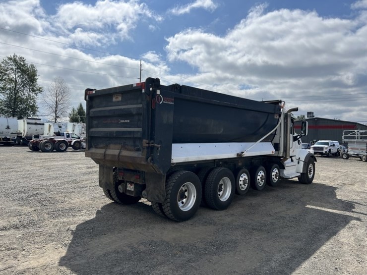2020-peterbilt-567-image-4