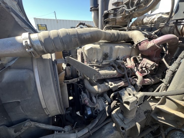 2011-mack-leu612-image-31
